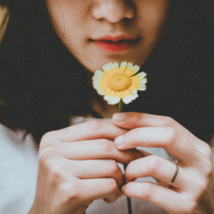He Loves Me, He Loves Me Not - Cognitive Dissonance in Romance